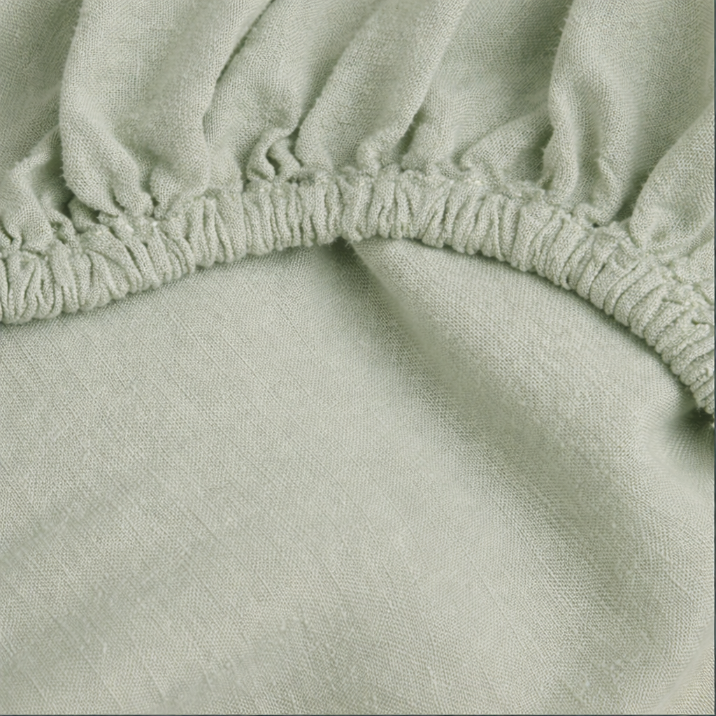 Drap-housse en coton doux vert sauge Noctua Paris