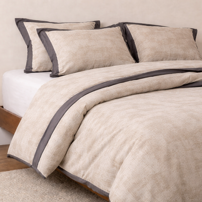 Parure de lit en gaze de coton nude Noctua Paris, détail