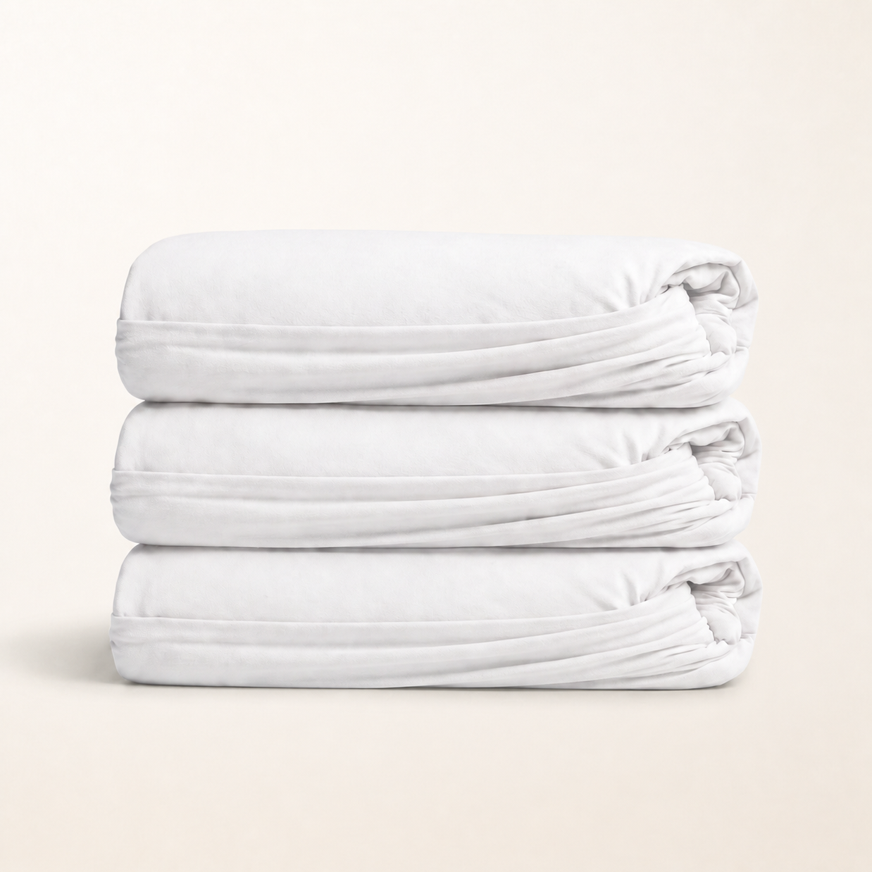 Drap-housse en coton doux blanc, packshot sur fond blanc chaud, Noctua Paris