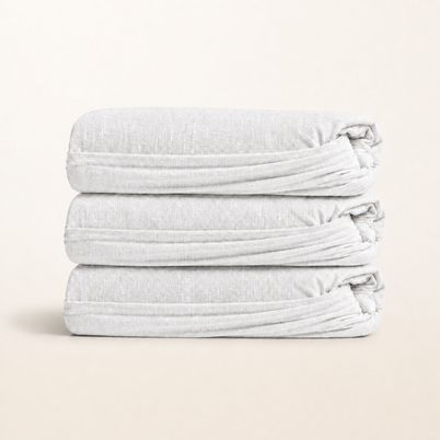 Drap-housse en lin lavé blanc, packshot sur fond blanc chaud, Noctua Paris
