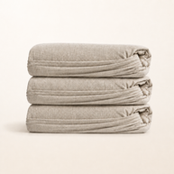 Drap-housse en lin lavé naturel, packshot sur fond blanc chaud, Noctua Paris