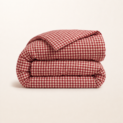 Housse de couette rétro années 90 rouge, packshot sur fond blanc chaud, Noctua Paris