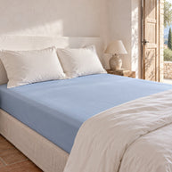 noctua_drap-housse-coton-egyptien_bleu_01-lit-fait_vacances
