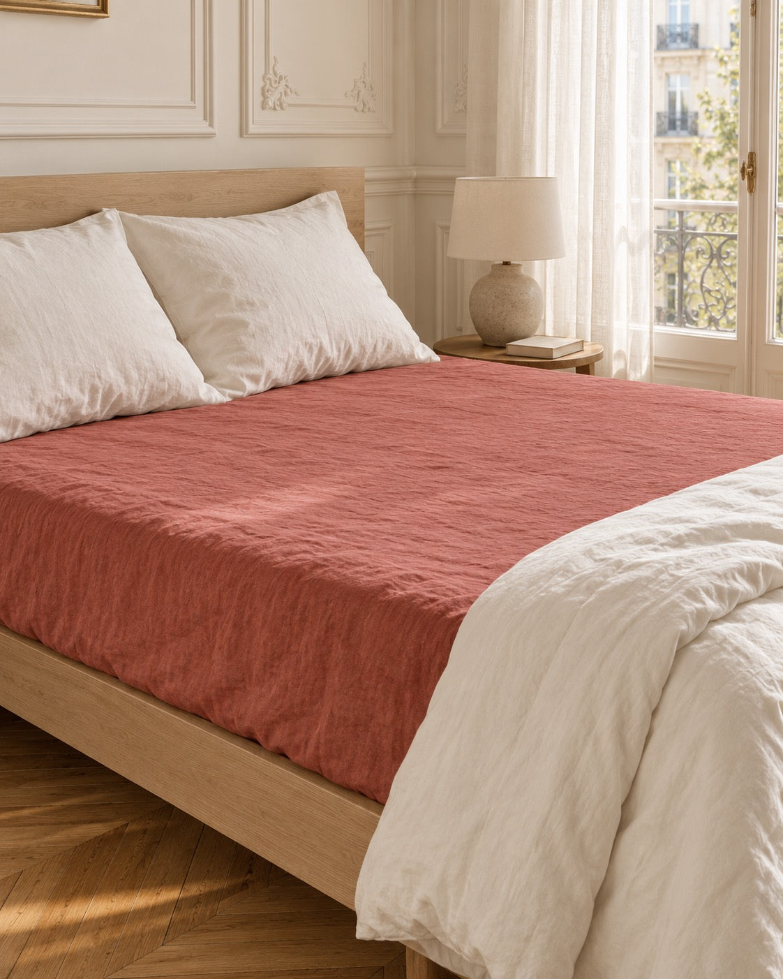 noctua_drap-housse-lin-lave_terracotta_01-lit-fait_paris