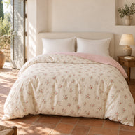 noctua_housse-estampe_jardin-rouge_01-lit-fait_vacances