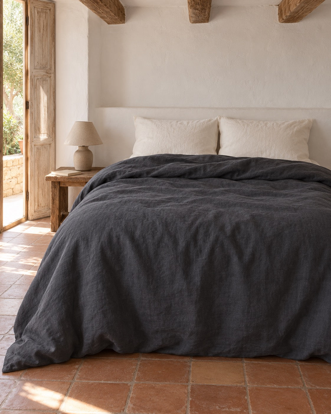 noctua_housse-lin-lave_gris-ardoise_01-lit-fait_vacances
