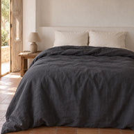 noctua_housse-lin-lave_gris-ardoise_01-lit-fait_vacances