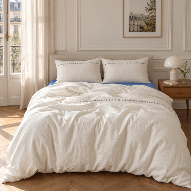 noctua_parure-gaze-double_blanc-et-bleu_01-lit-fait_paris