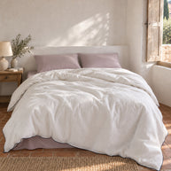 noctua_parure-gaze-double_blanc-et-mauve_01-lit-fait_vacances