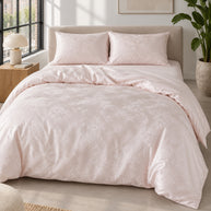 noctua_parure-jacquard_rose-poudre_01-lit-fait_atelier