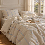noctua_parure-rayure-fine-coton-lin_rayure-bleue_02-lit-vecu_paris
