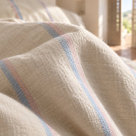 noctua_parure-rayure-fine-coton-lin_rayure-bleue_03-matiere_vacances