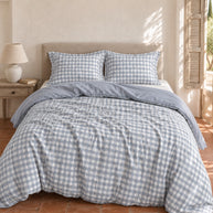 noctua_parure-vichy_bleu-gris_01-lit-fait_vacances
